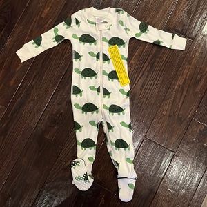 Hanna Andersson baby zip footed sleeper in organic cotton